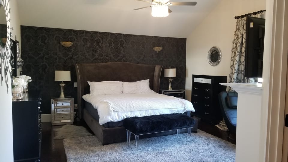 Owners suite with king bed 