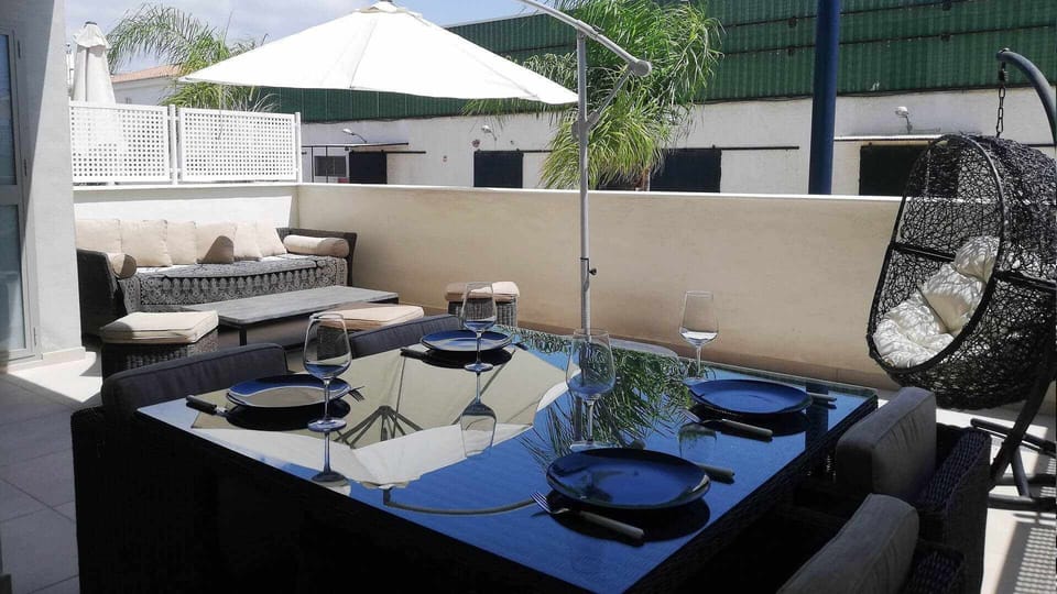 Patio,Day,Solarium,Balcony/Terrace,Floor plan,Area and facilities