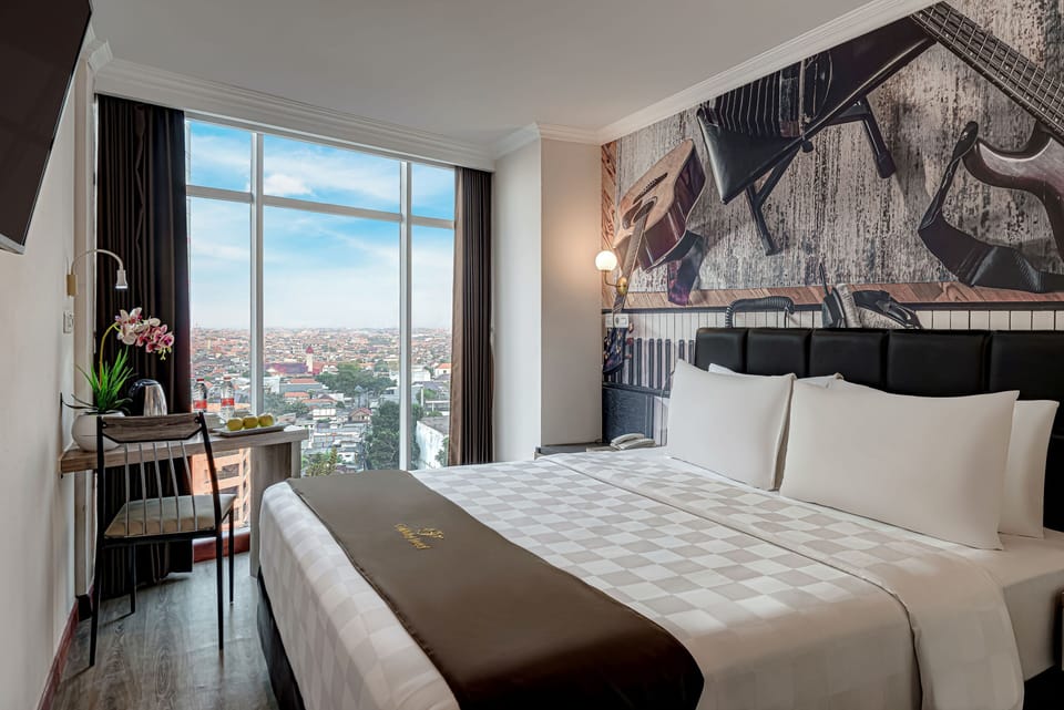 Deluxe Room | Desk, blackout drapes, free WiFi, bed sheets