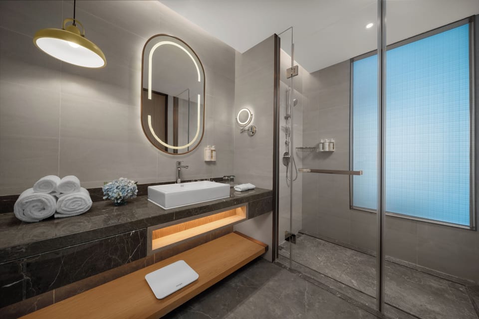 Rainfall showerhead, free toiletries, hair dryer, bathrobes