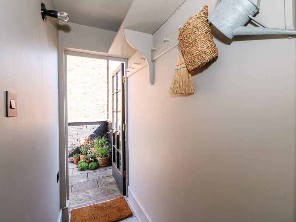 Cottage | 2 bedrooms, individually decorated, individually furnished, free WiFi
