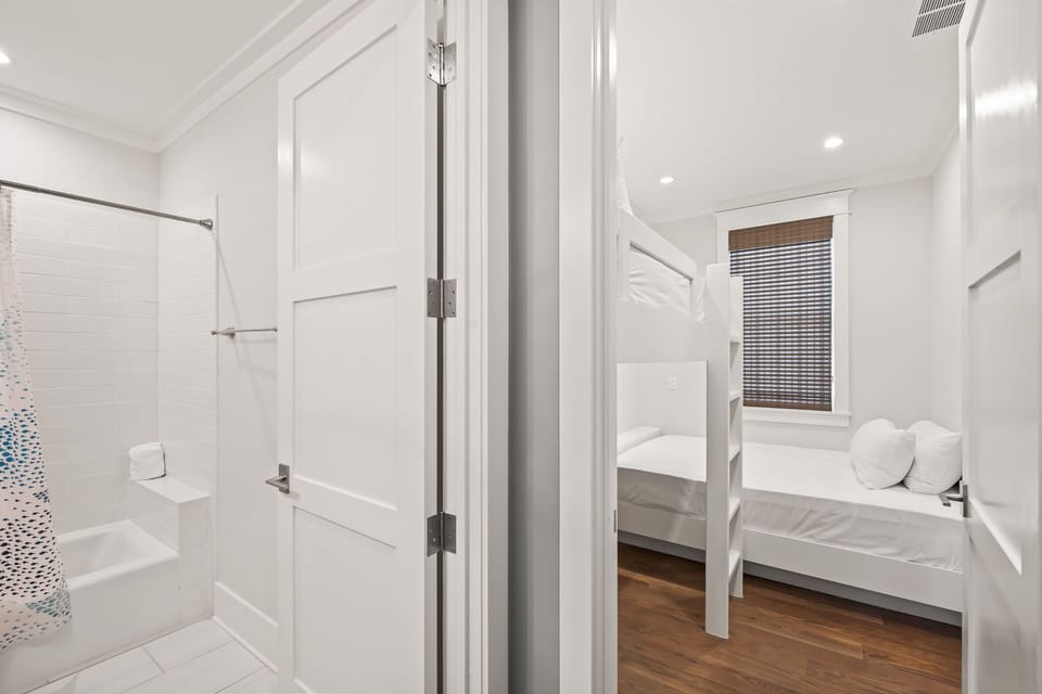 Second Floor: Guest Bathroom