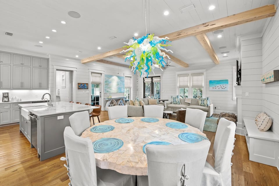 First Floor: Dining Area