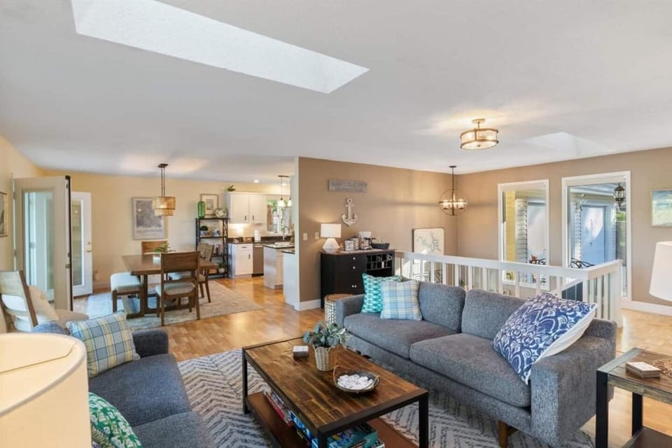 Dining area close to family room.