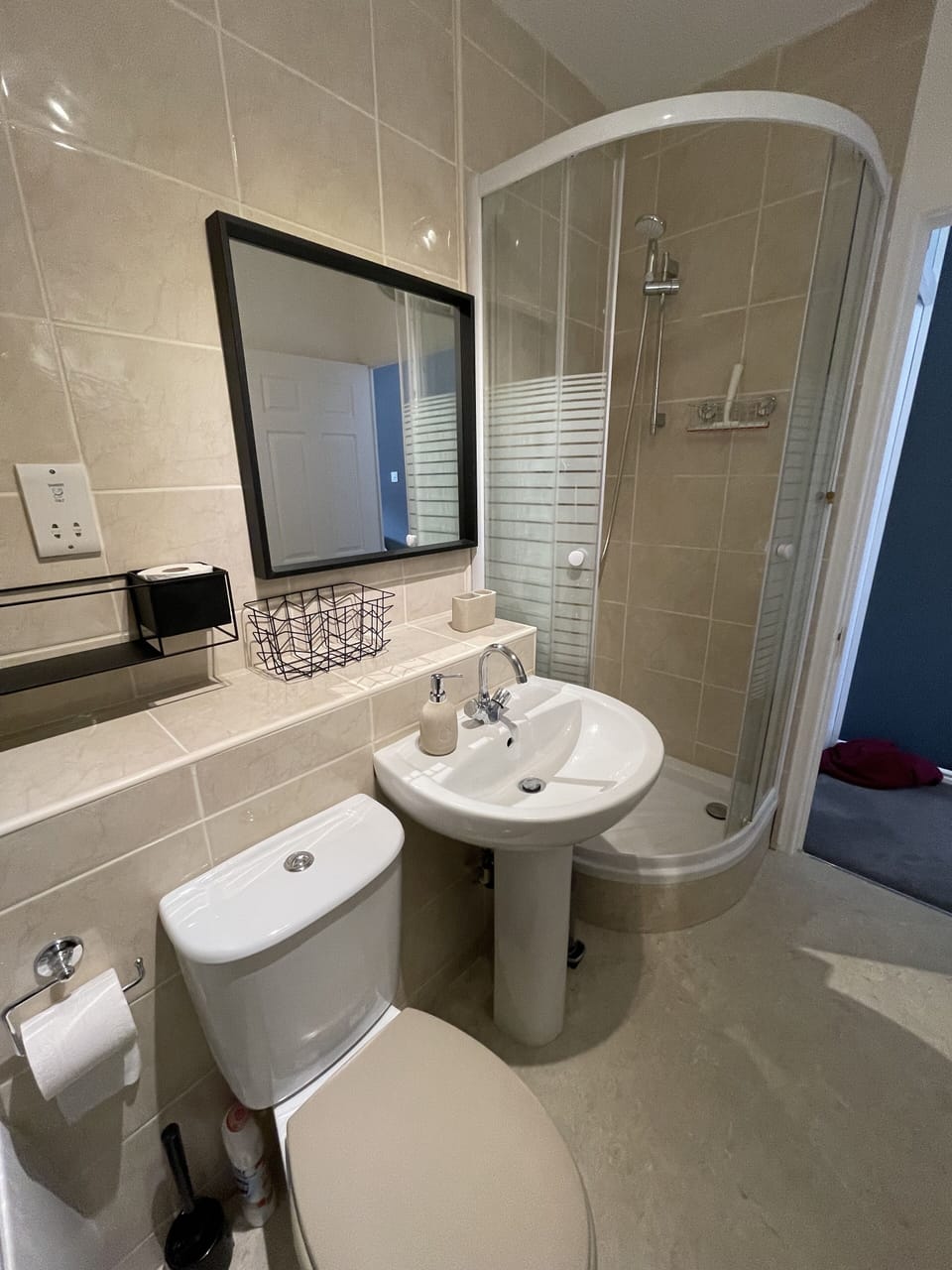 5 Lockside Free Secure Parking House in York