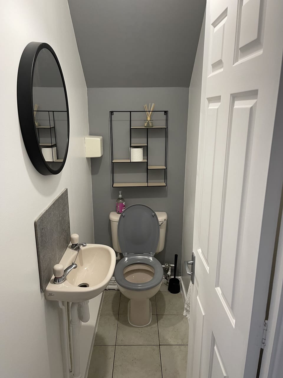 5 Lockside Free Secure Parking House in York