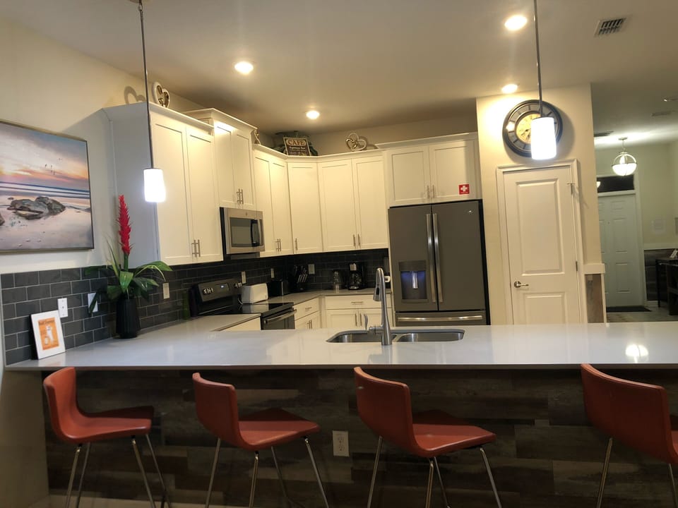 Kitchen bar