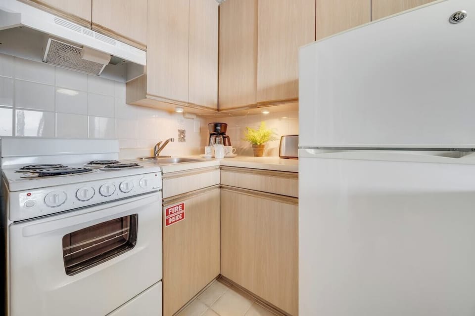 Full Kitchen to prepare your own meals
