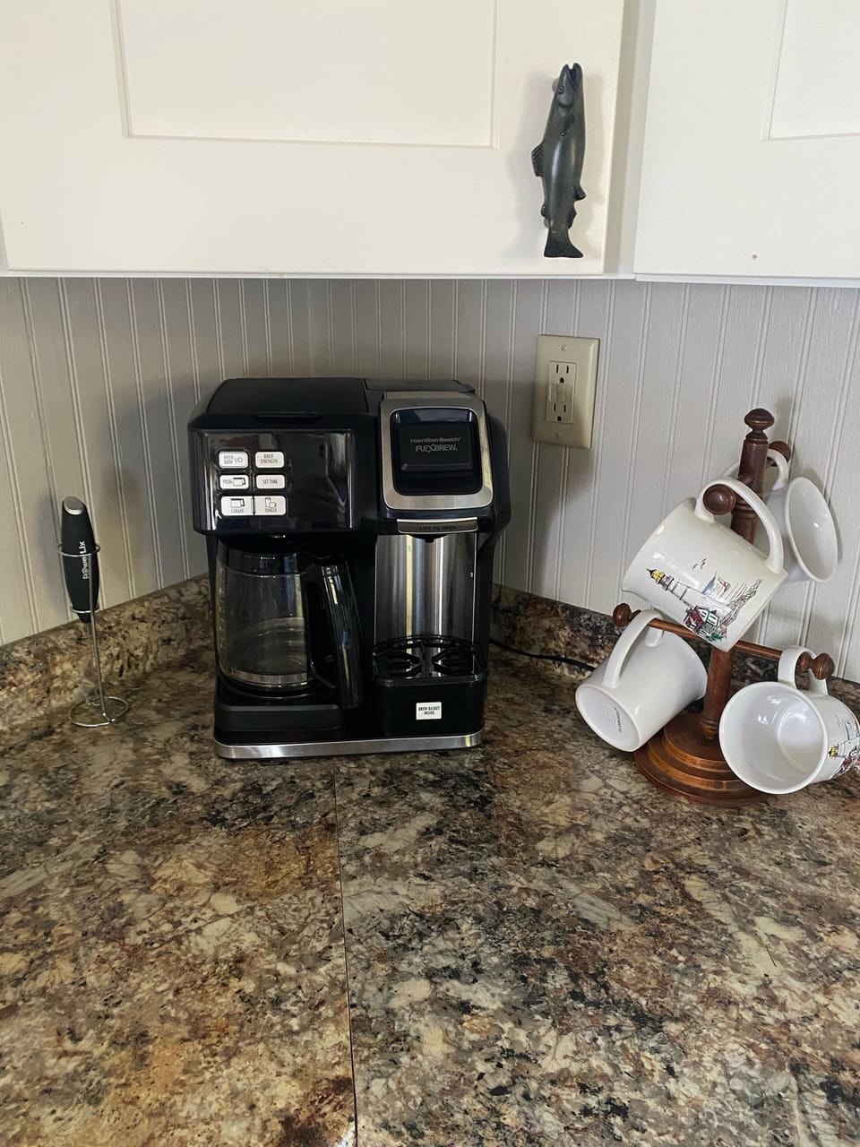 Basic drip and Keurig coffee maker
