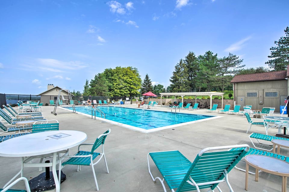 Seasonal Community Pool
