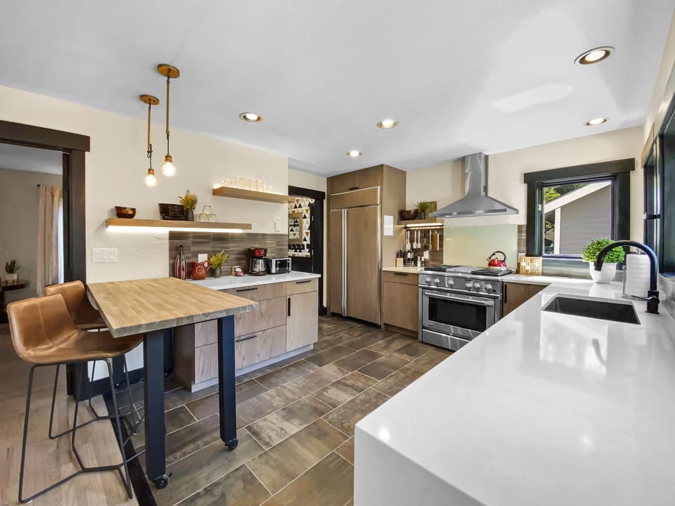 House, 3 Bedrooms | Private kitchen | Coffee/tea maker, fridge, oven, toaster