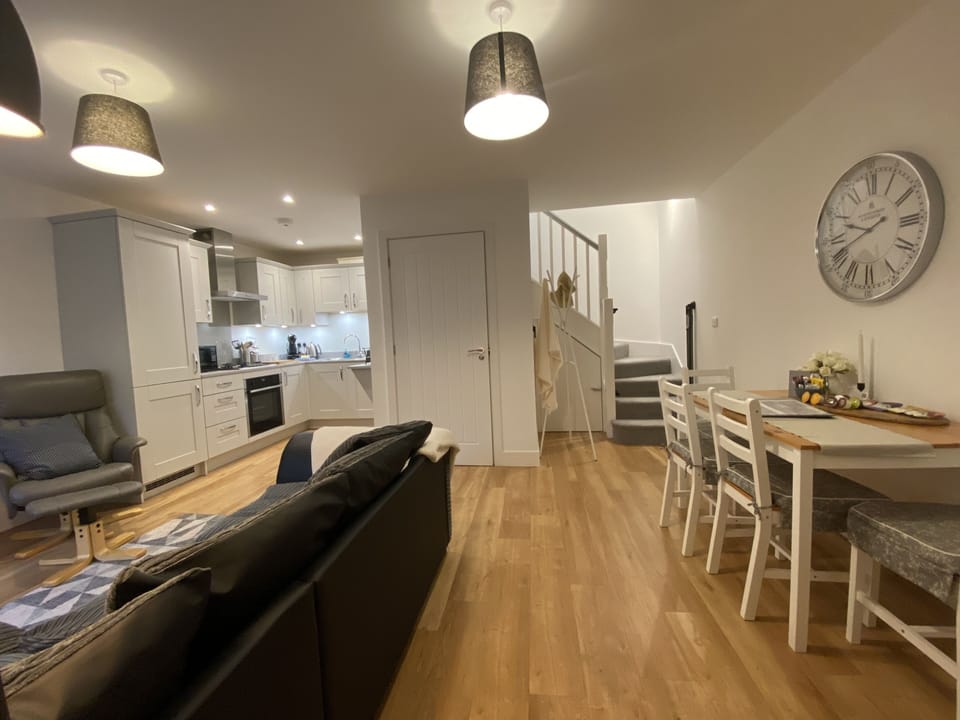 Open plan living space fully with downstairs cloakroom
Lilypad - New Forest 