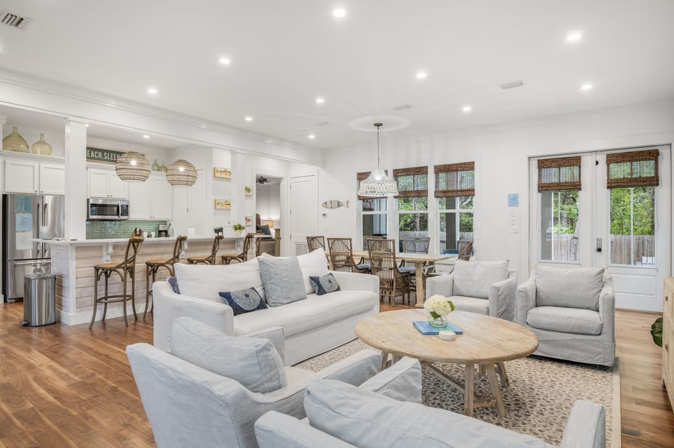 Spacious open floor concept 