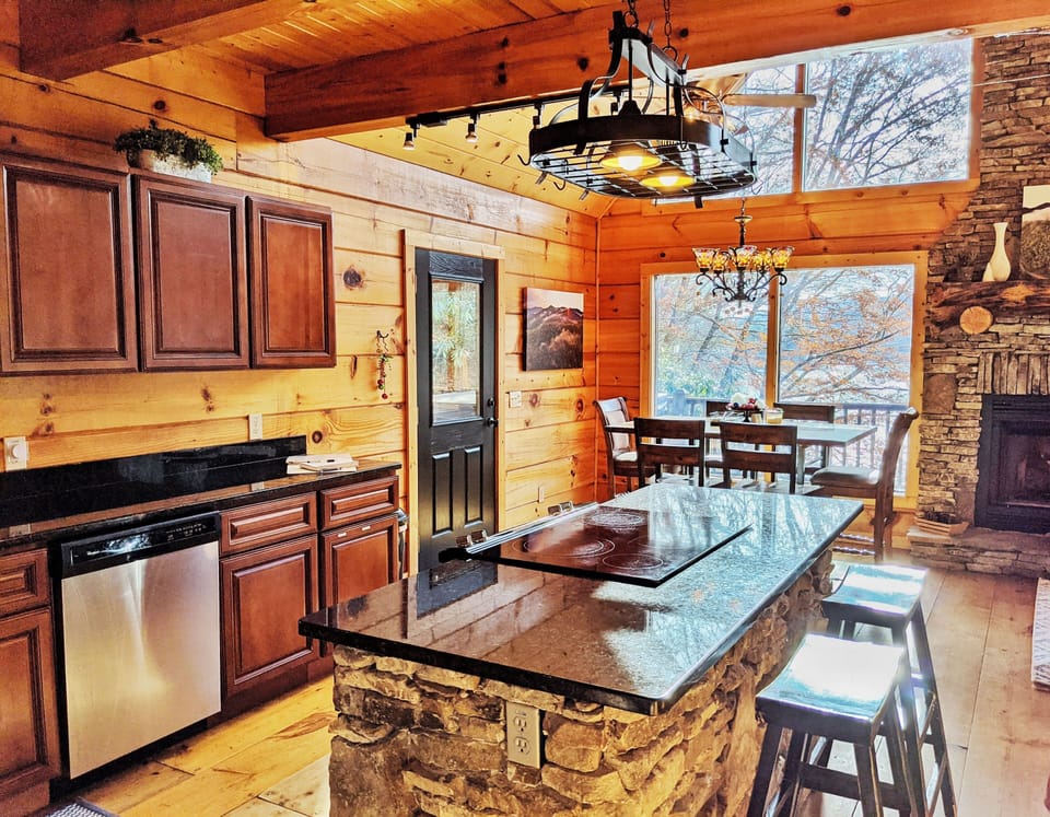 You'll LOVE this amazing custom kitchen - perfect for sharing family dinner.