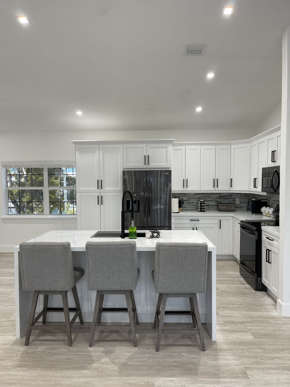Kitchen Island with 3 Stools