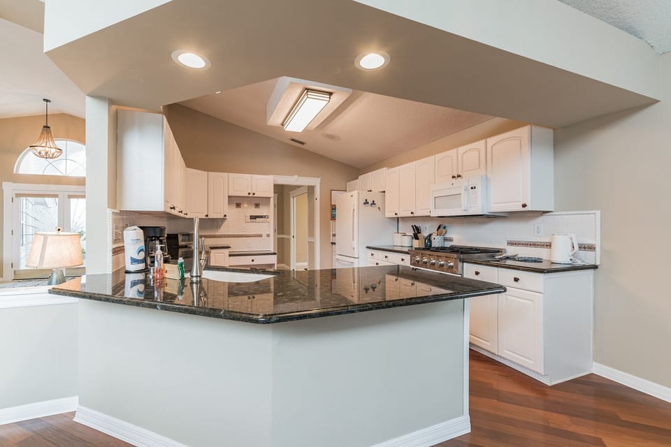 Large kitchen, Gas convection oven