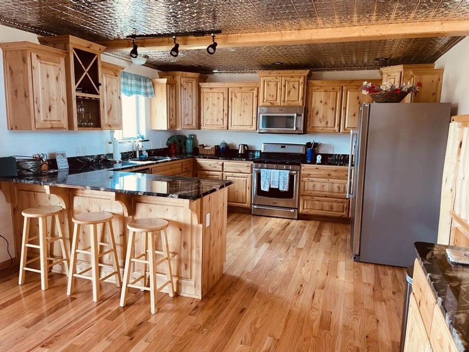 Custom kitchen, fully equipped