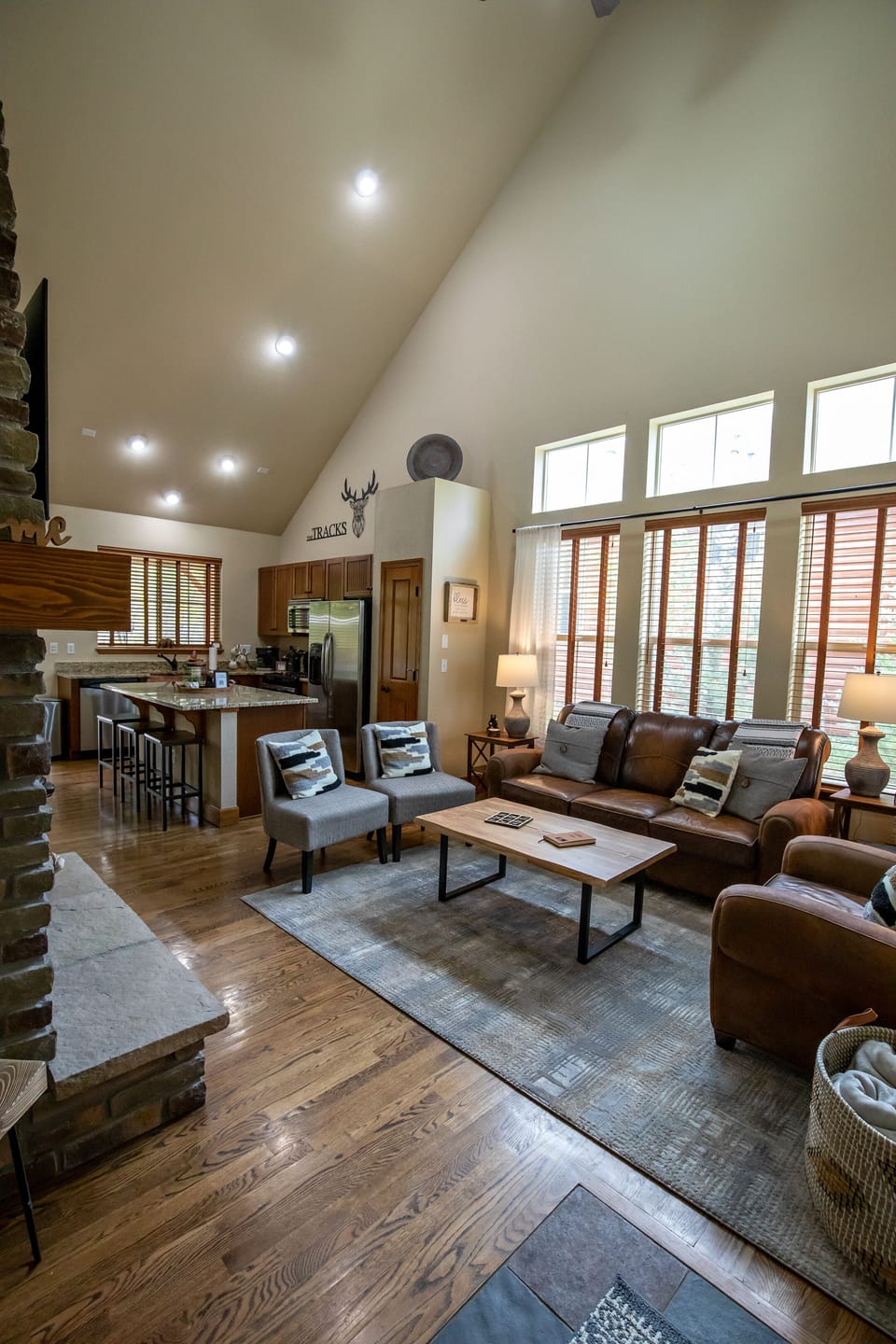 Living room- vaulted ceilings, new 50" smart TV,  gas fireplace 