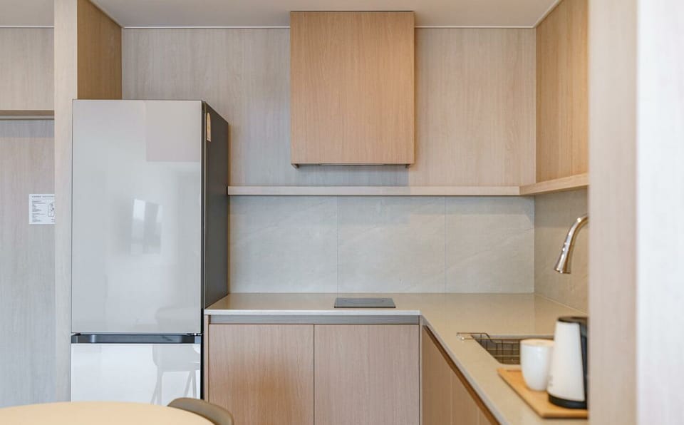 Design Penthouse | Private kitchen | Microwave, electric kettle