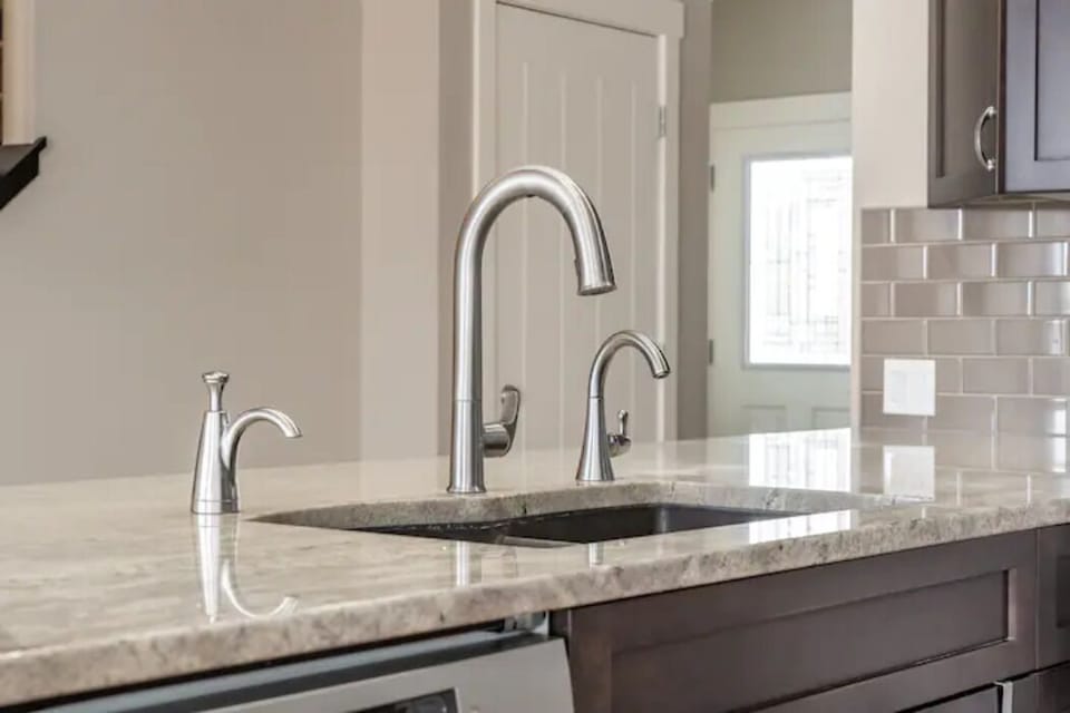 Kitchen Sink & Faucet