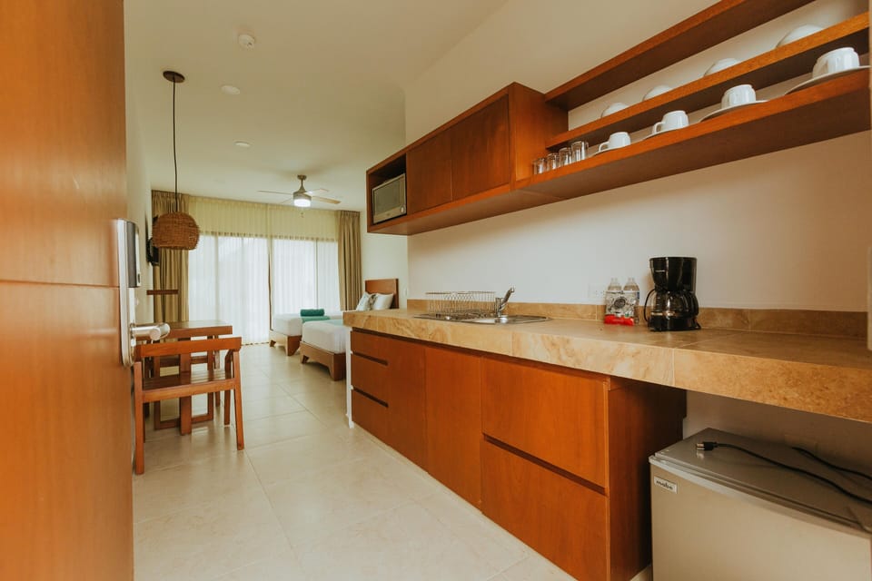 Microwave, coffee/tea maker, toaster