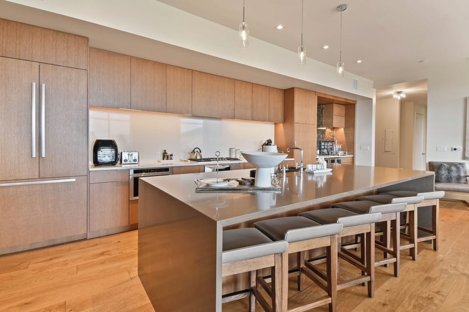 Kitchen and Bar