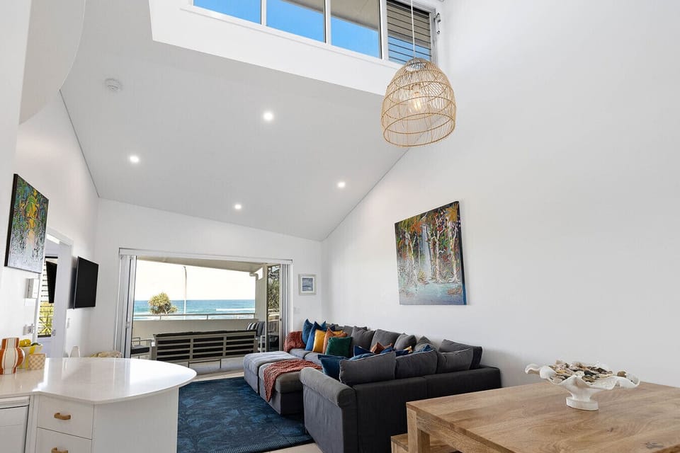 Lounge room with unobstructed beach views
