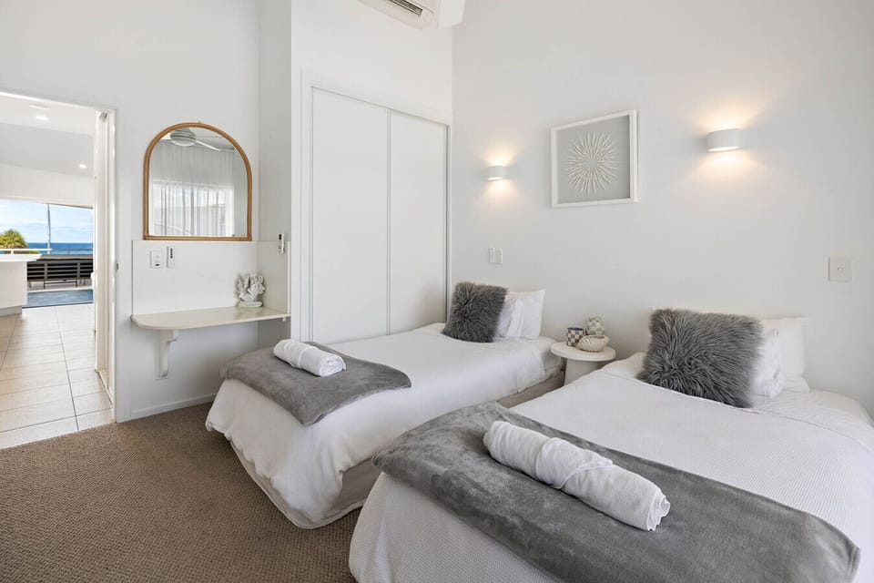 Bedroom 2 with balcony