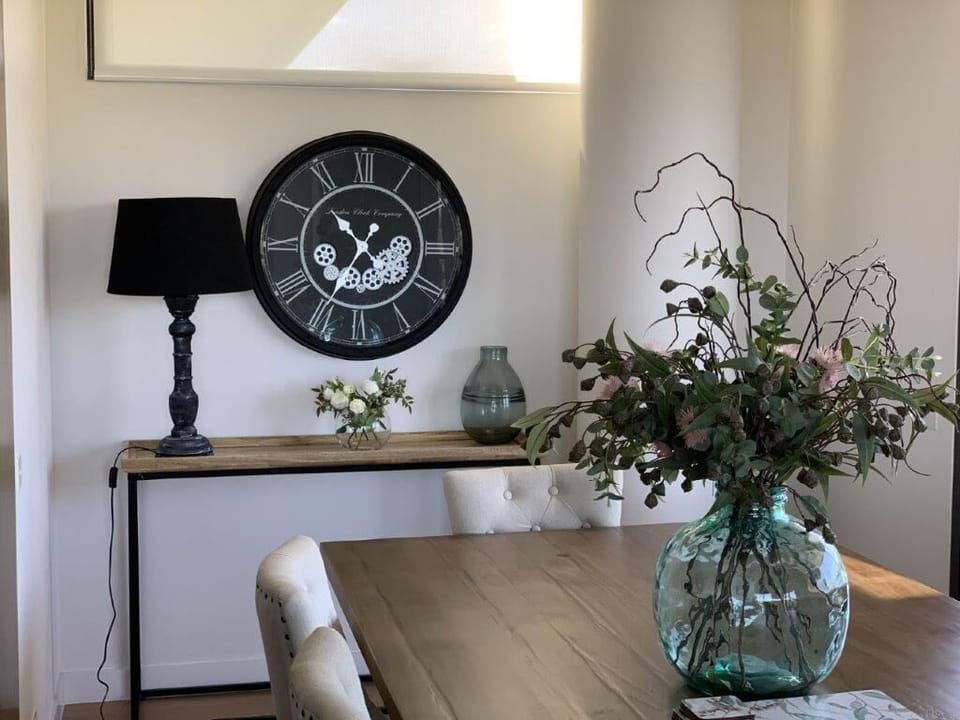 For comfort and style. Every figurine and decoration has been thoughtfully chosen to create a visually stunning and cohesive design that evokes a sense of sophistication and refinement.