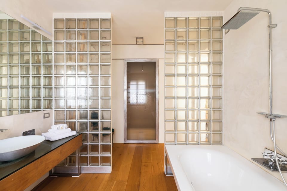 Luxury Cottage | Bathroom | Designer toiletries, hair dryer, bidet, towels