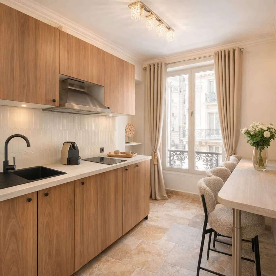 Fully-equipped open-kitchen