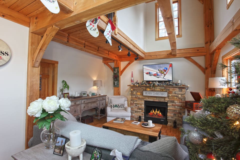 Welcome to our Whitingham Wonderland. Enjoy gas fireplace, smart tv, cozy throws