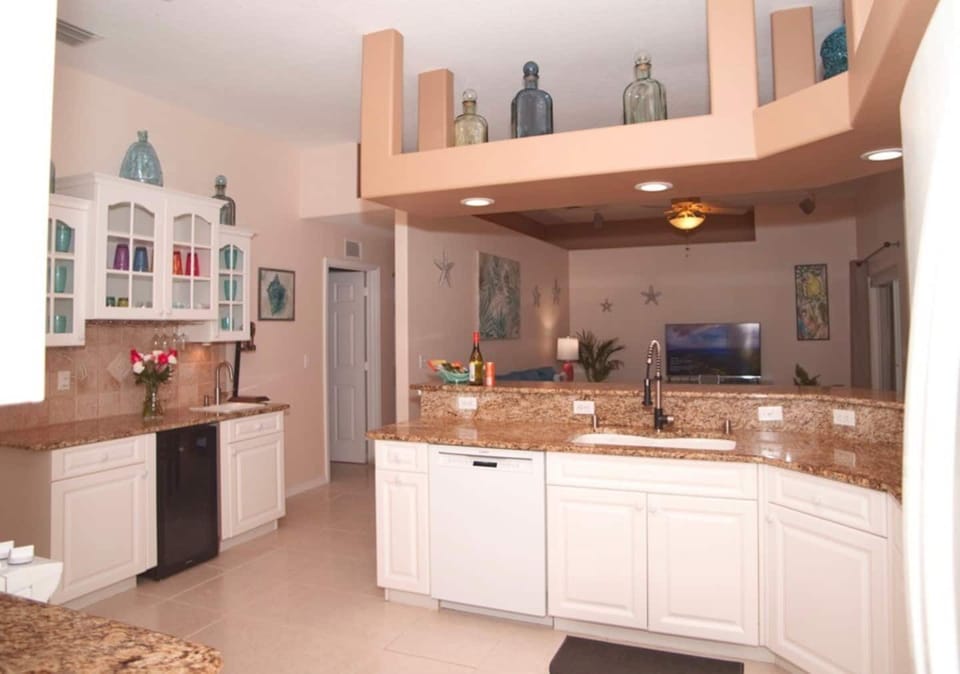 Kitchen w/ Bar Area