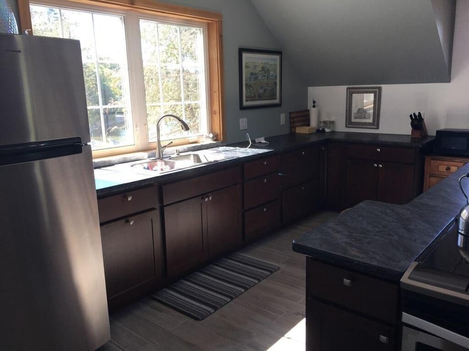 Kitchen. Double bay sinks, all new appliances