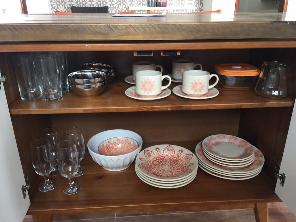 Family Penthouse | Private kitchen | Microwave, toaster, cookware/dishes/utensils