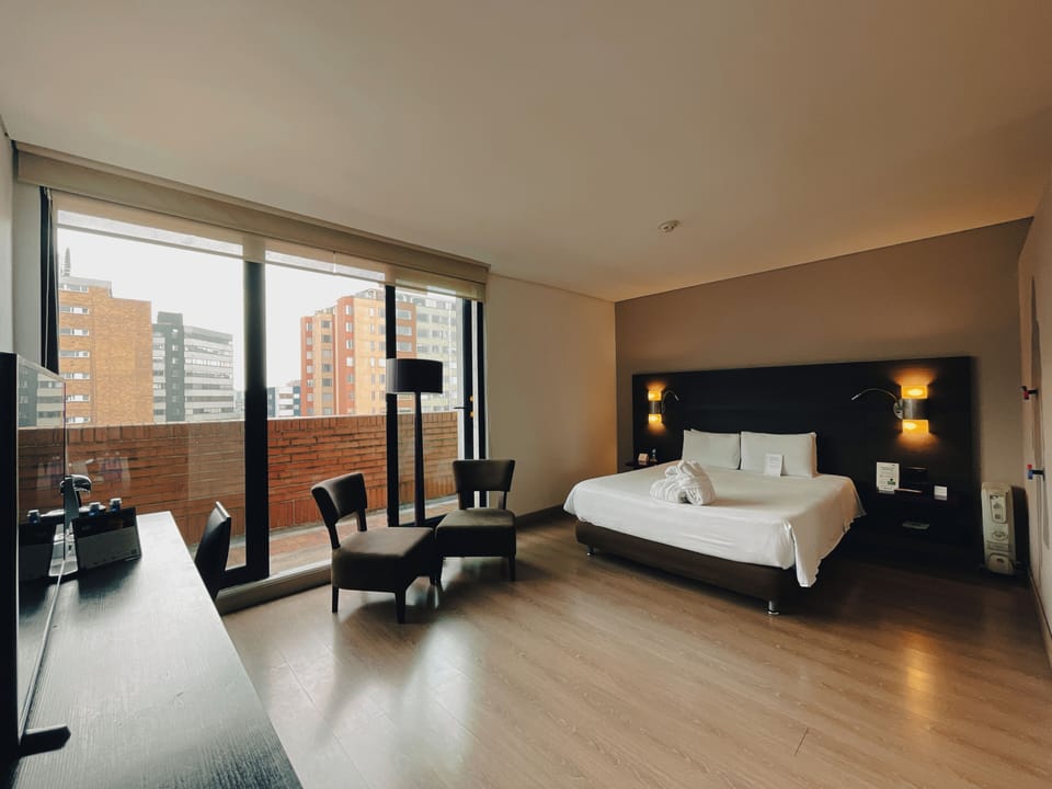 Superior Room | In-room safe, desk, free WiFi, bed sheets