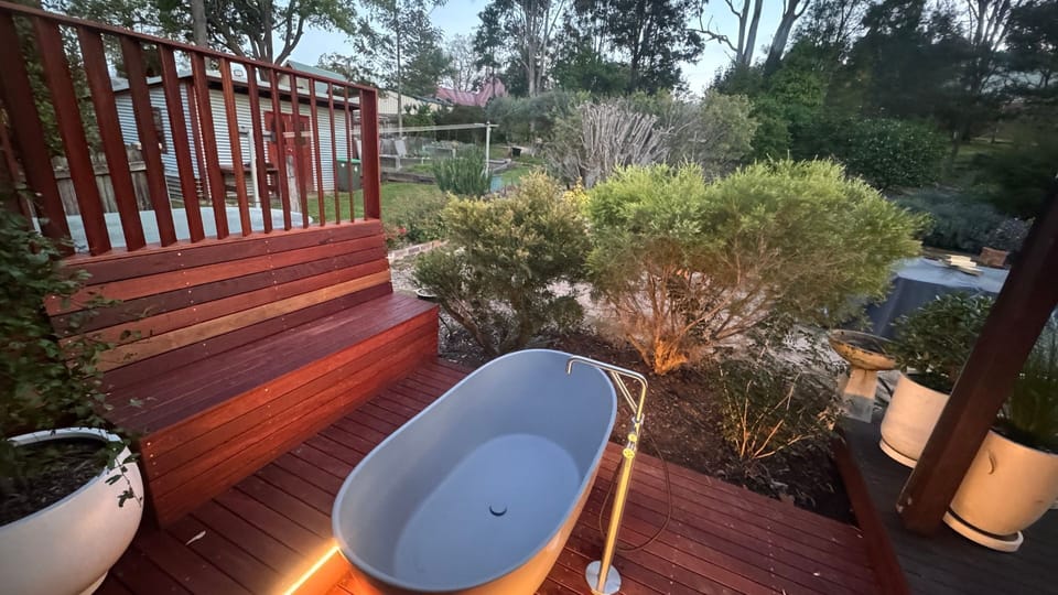 Outdoor spa tub