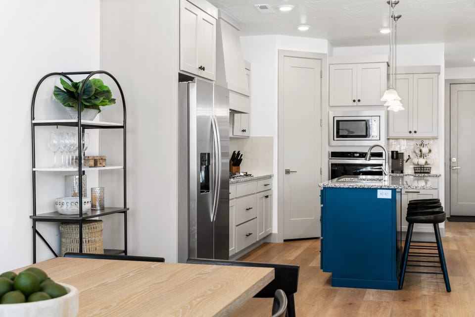 Townhome, 5 Bedrooms | Private kitchen | Coffee/tea maker, fridge, oven, toaster