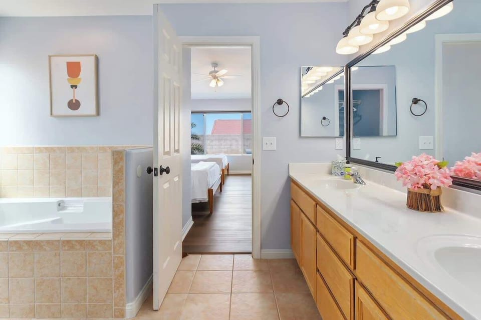 Luxurious bathtub for your enjoyment and relaxation.