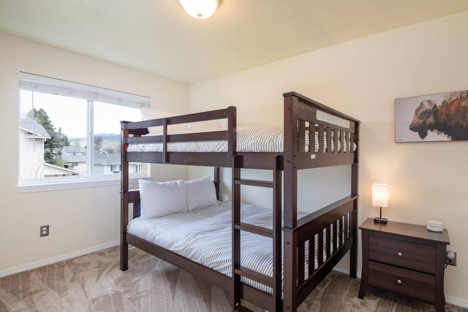 Bedroom 3 (Double Bunk Upper Floor) 