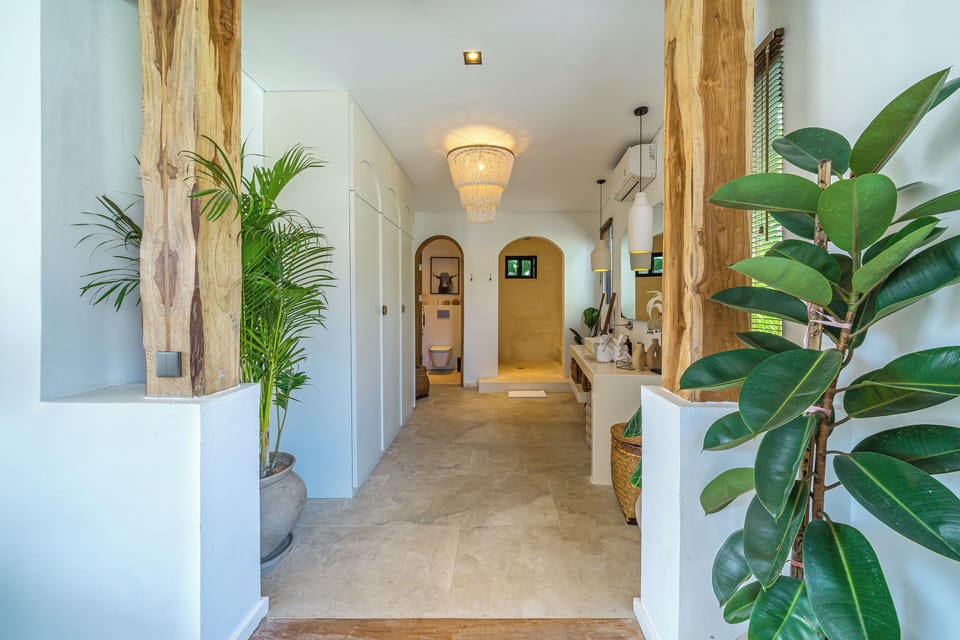 Luxury Villa, 6 Bedrooms | Bathroom | Separate tub and shower, hair dryer, towels, soap