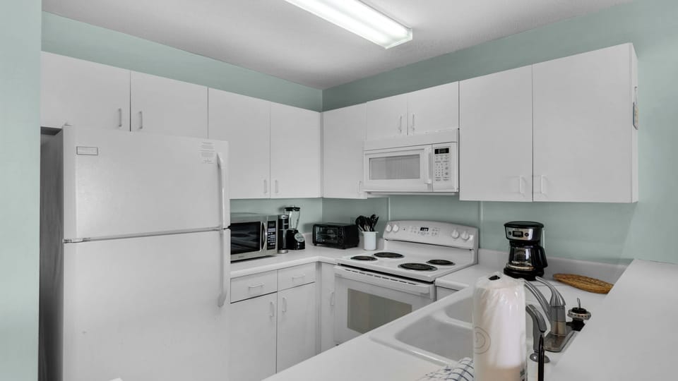 Mistral 15 Kitchen Area