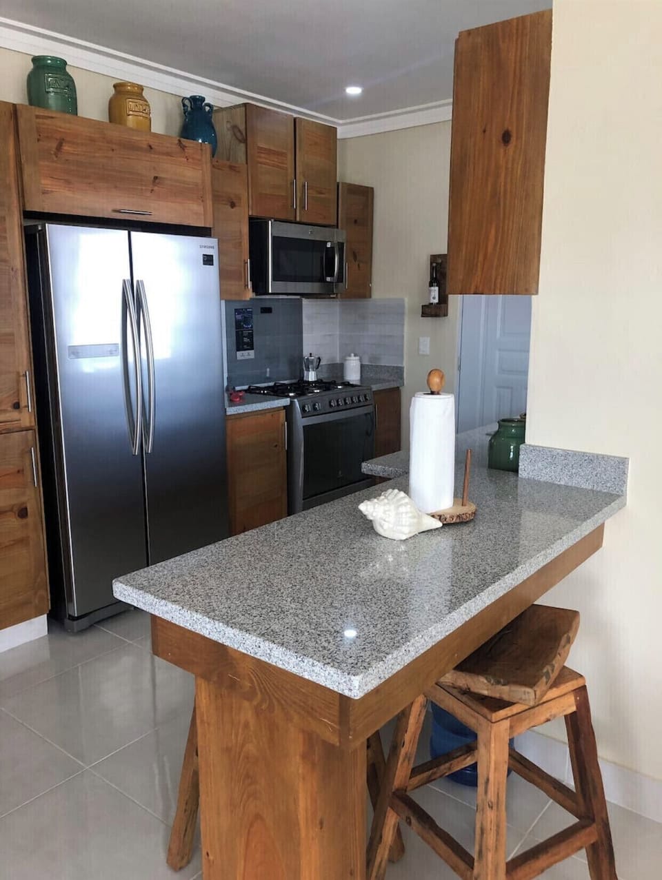 Full kitchen 