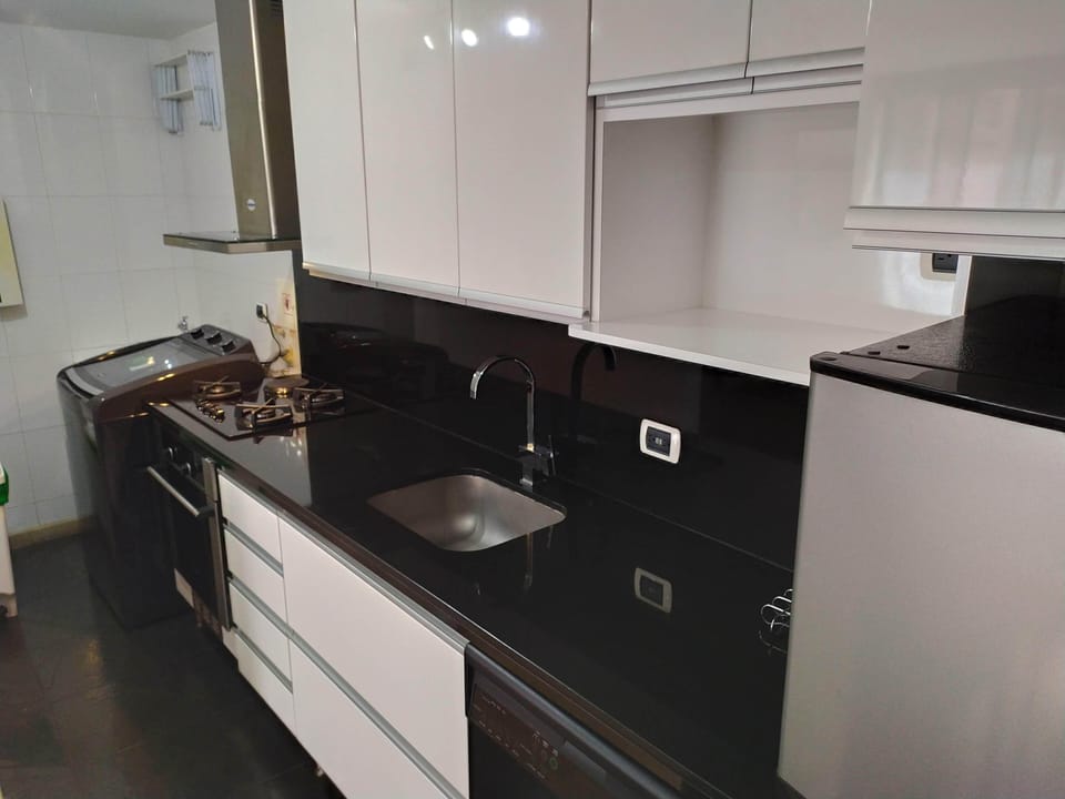 Apartment, 1 Bedroom | Private kitchenette | Fridge, microwave, oven, stovetop