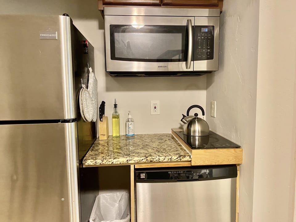 Microwave, Stove, & Dishwasher