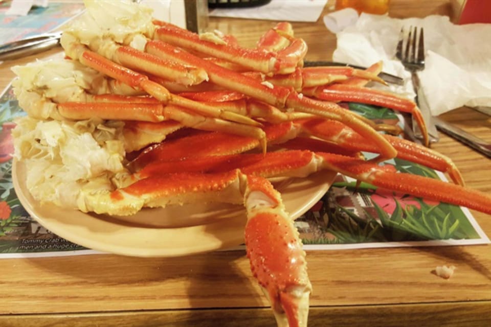  Short Drive to  Local Food and Attractions!
