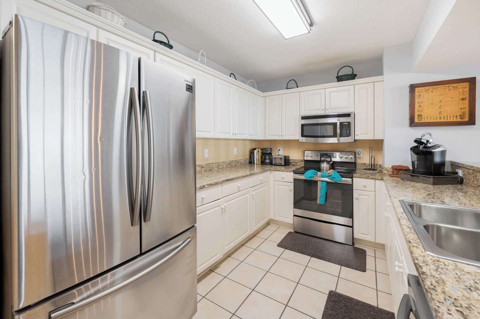 Large Kitchen Area
