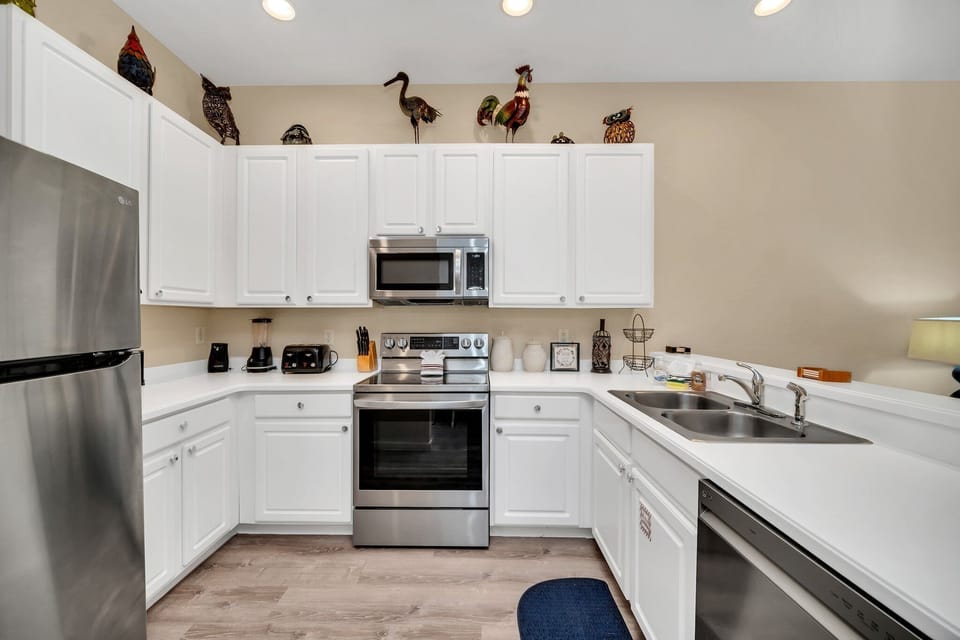 Large kitchen for your entire groups needs!