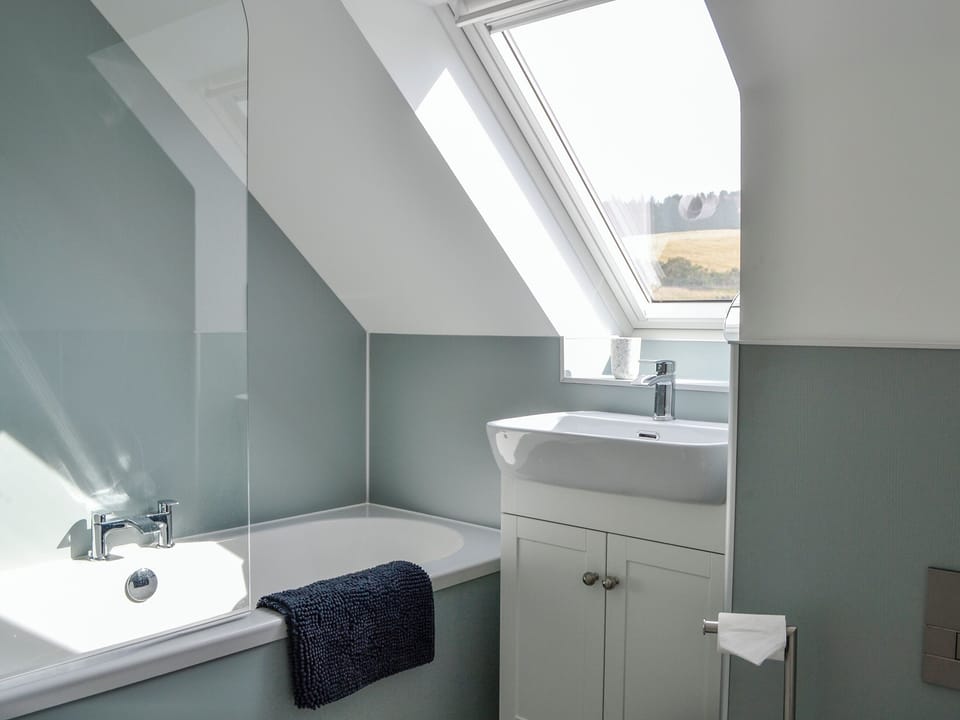 Bathroom | Greenford Farm, Dundee