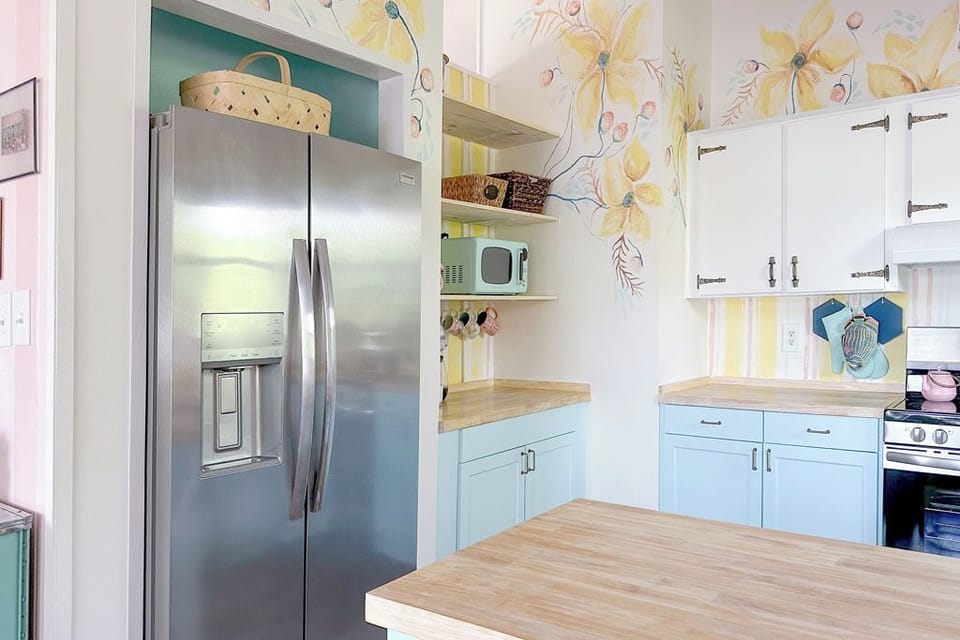 All the modern convienences - ice & water, dishwasher, microwave, etc.